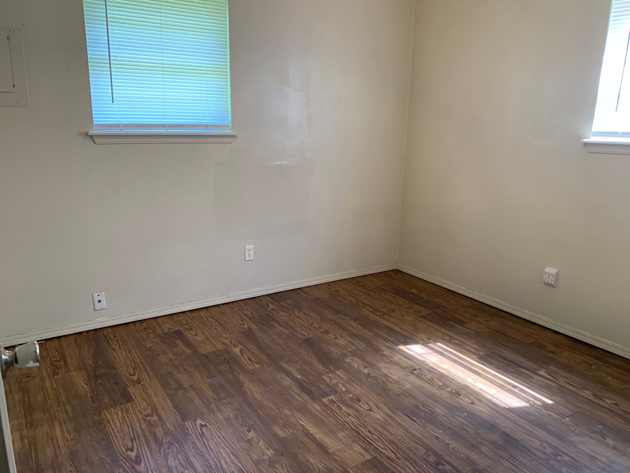 bedroom - 1317 Lakecrest Dr