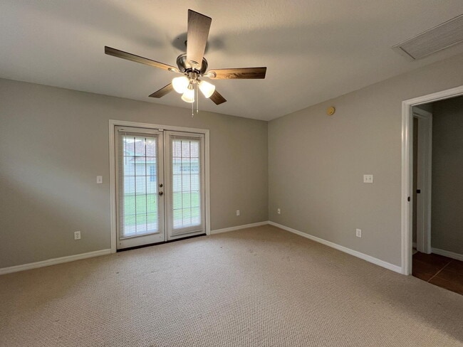 Building Photo - ***Beautiful Townhome Available in Woodland Villages