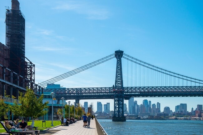 Building Photo - 15 Roebling St