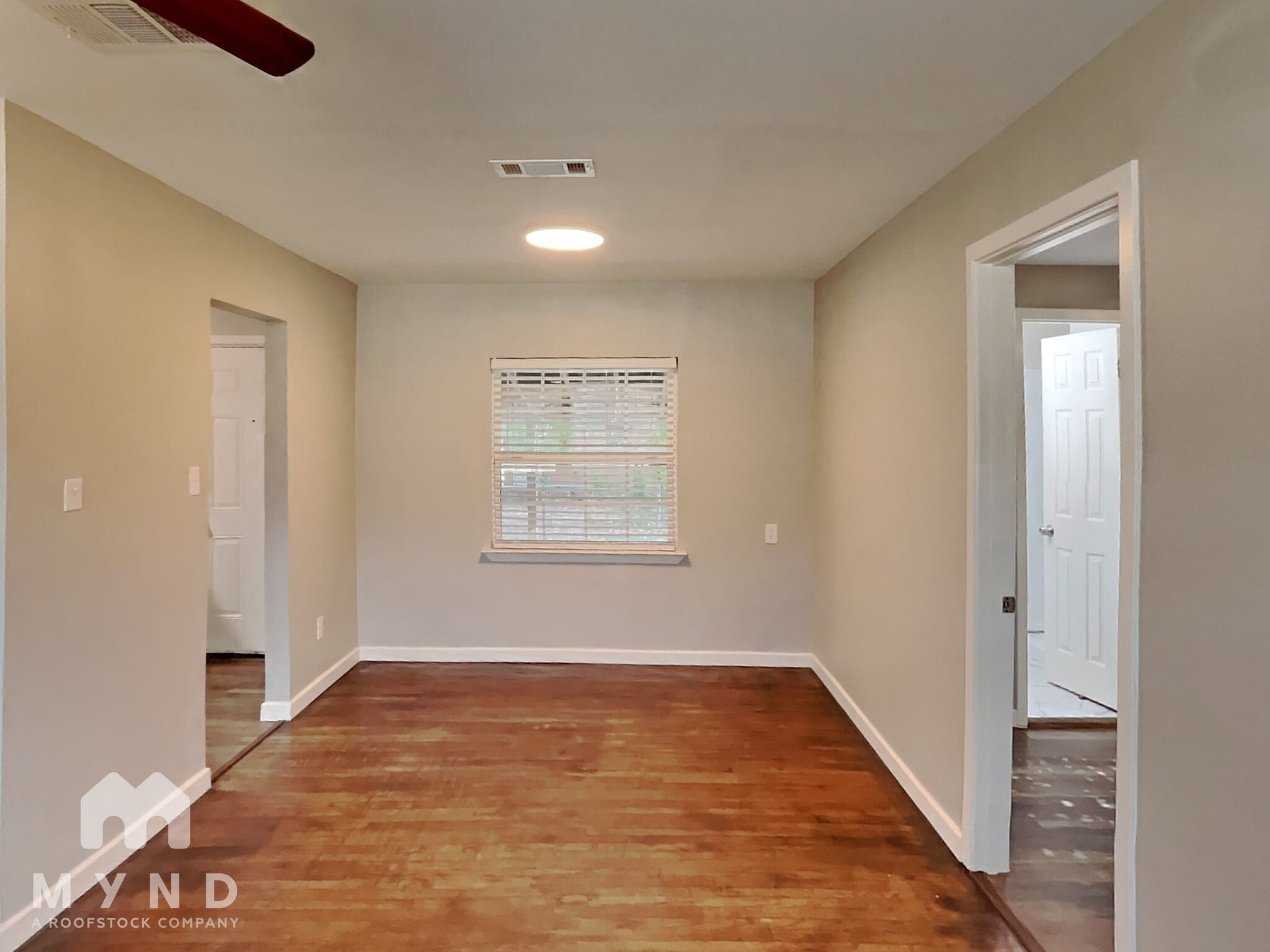 Building Photo - 512 E University Ave