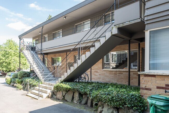 Building Photo - GLP Green Lake Park Apartments