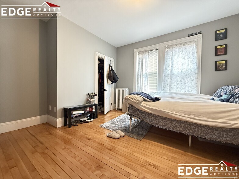 Building Photo - 183 High St