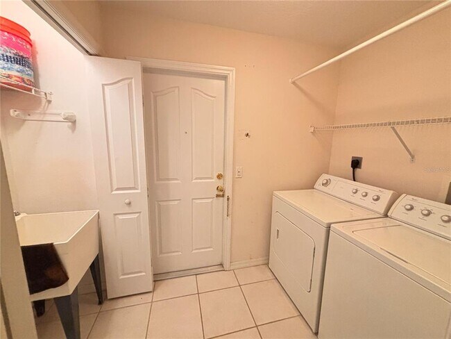 Building Photo - 40 Foxhall Ln