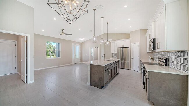 Building Photo - 6227 Tropicaire Blvd