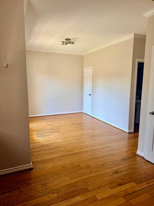 Building Photo - 5529 Cornish St