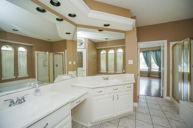 Building Photo - 5815 Coral Springs Ct