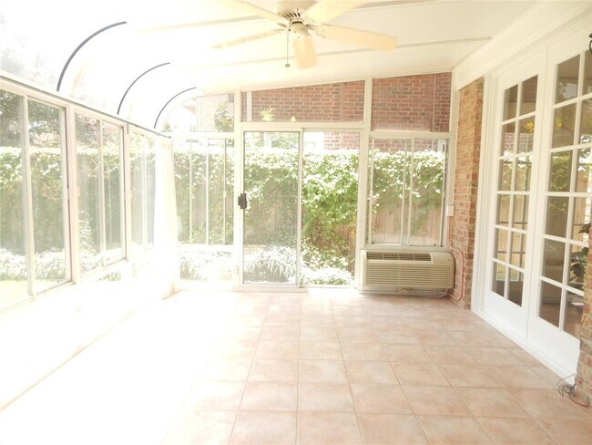 Building Photo - 5583 Beverly Hill St