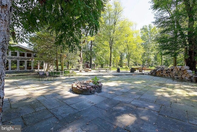 Building Photo - 269 Raymond Rd