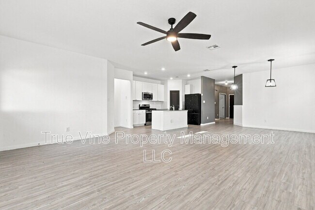 Building Photo - 5432 Cloves Cv