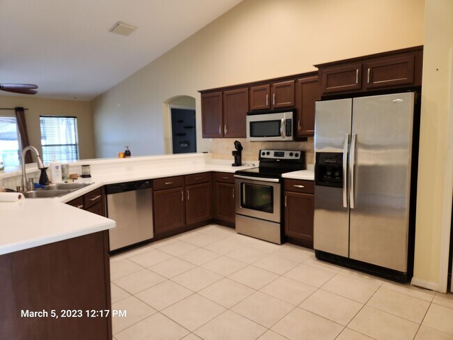 Building Photo - 3672 SW Carmody St