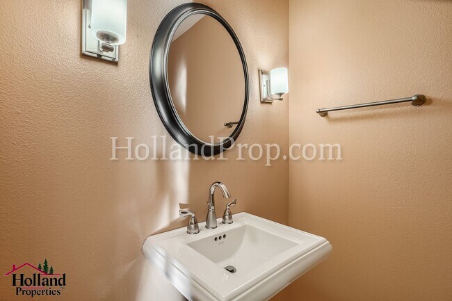 Building Photo - Gorgeous Single Home in Great location!!!