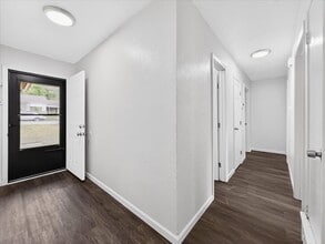 Building Photo - 2521 Putnam St