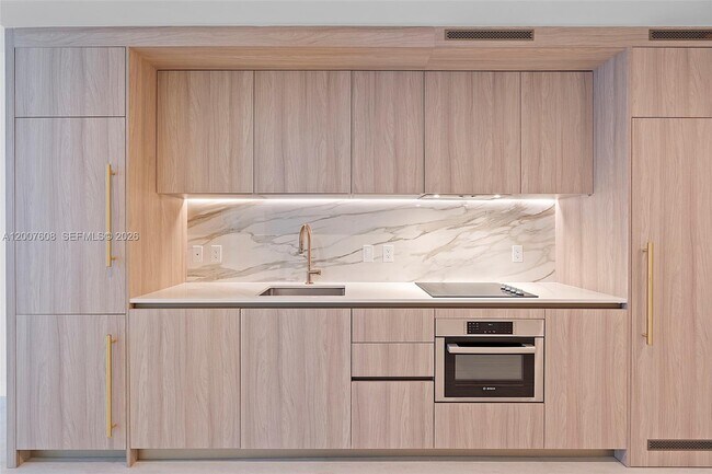 Building Photo - 77 SE 5th St