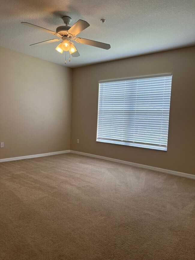 Building Photo - Gated 3/2.5 Townhouse with Garage in Altam...