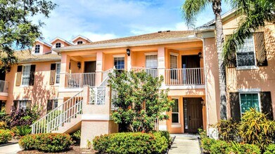Building Photo - ANNUAL UNFURNISHED 2 bed 2 bath ground floor water front condo in Bradenton