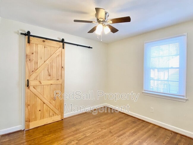 Building Photo - 619 Brewer St