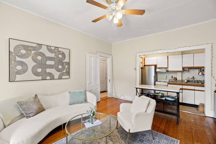 Building Photo - 298 Marlborough St