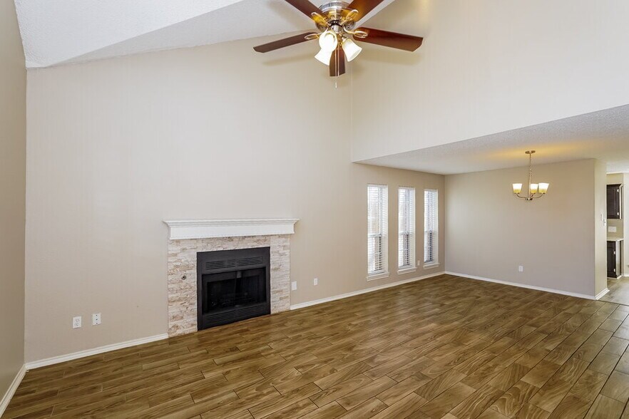 Building Photo - 3305 Wilmington Dr