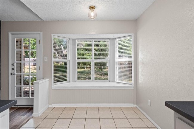 Building Photo - 621 Russet Valley Dr