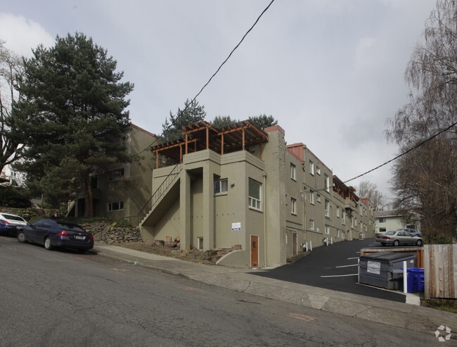 Building Photo - Richardson Court Apartments