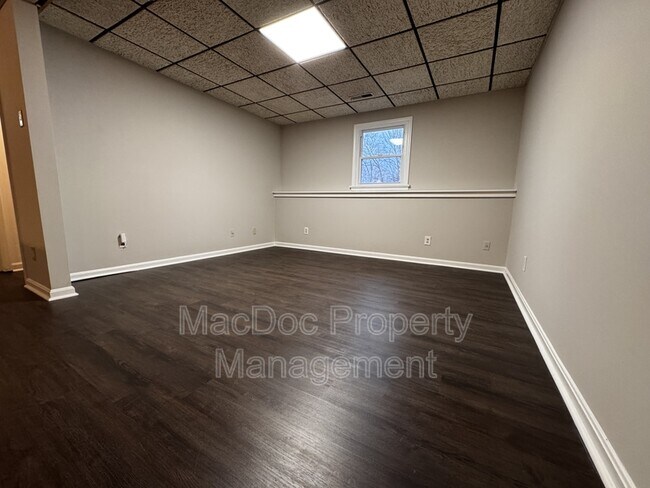 Building Photo - 7301 Drew Ln