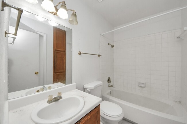 Building Photo - 12667 Windsor Village Dr