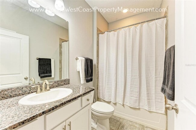 Building Photo - GORGEOUS DEL TIERRA HOME WITH FENCED YARD! 3 BED/2 BATH AMAZING KITCHEN! MAY MOVE IN !