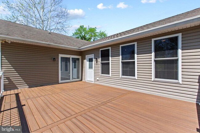 Building Photo - 24524 Ruff Ruff Ln