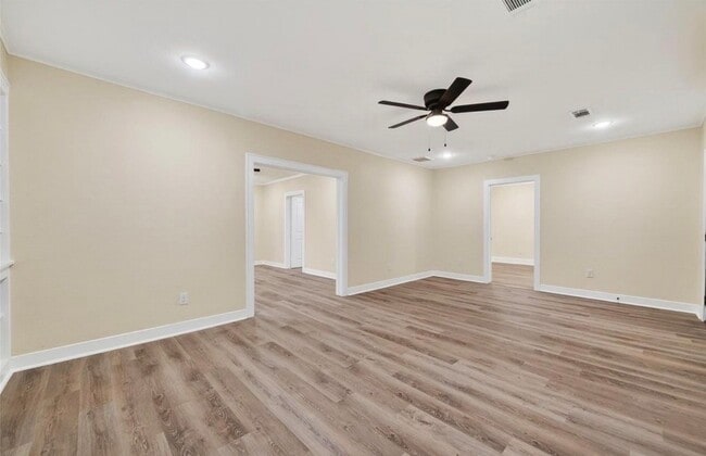 Building Photo - 2725 Avenue F
