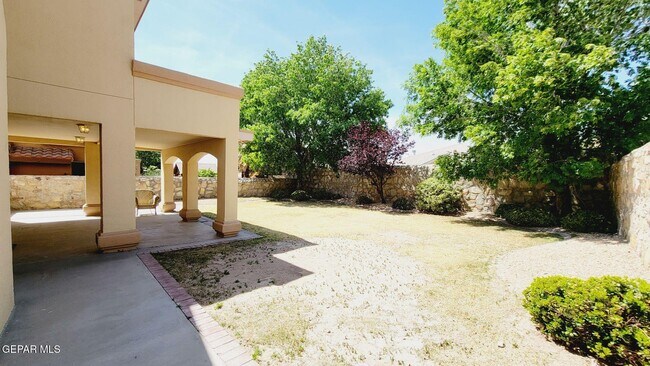 Building Photo - 6329 Franklin Ridge Dr