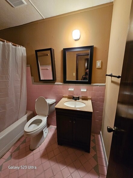 Building Photo - 4910 Airport Blvd