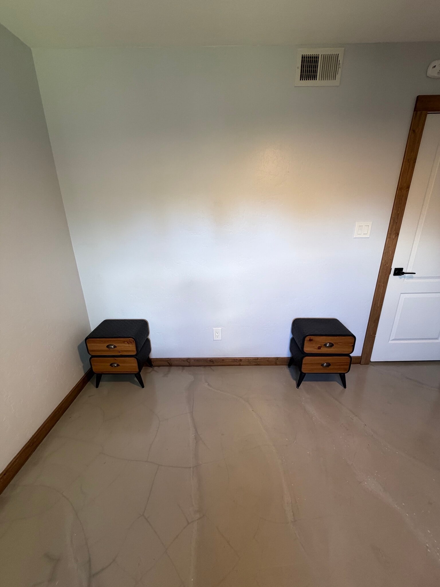 2nd bedroom, nightstands - 3200 S Litzler Dr