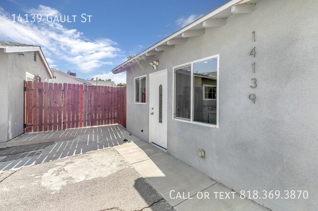 Building Photo - 14139 Gault St