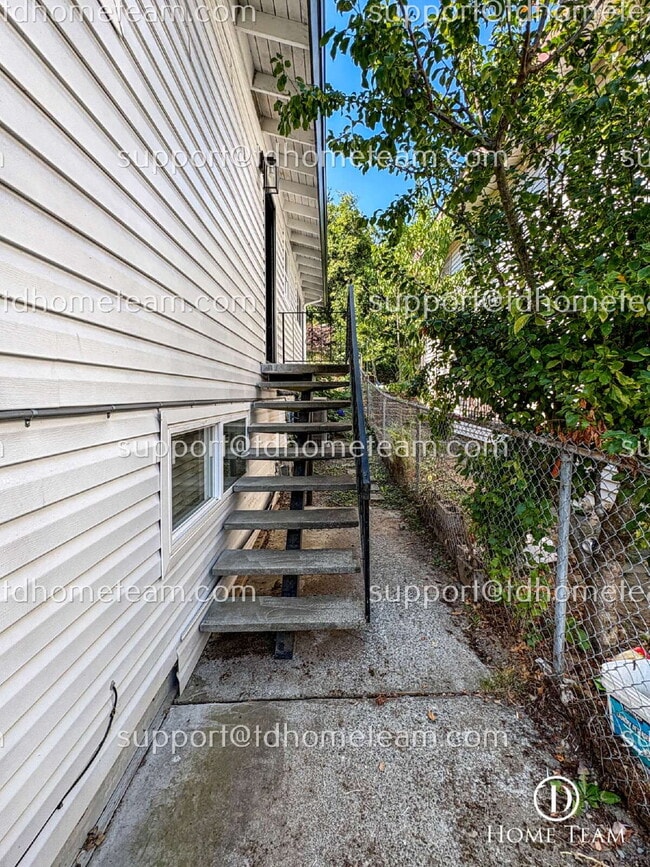 Building Photo - "Charming 4-Bedroom Home with Scenic Views...