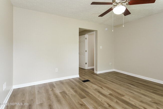 Building Photo - 12290 Versailles St