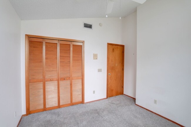 Building Photo - 10038 Little Teak St