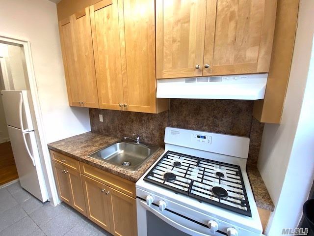 Building Photo - 68-38 Yellowstone Blvd