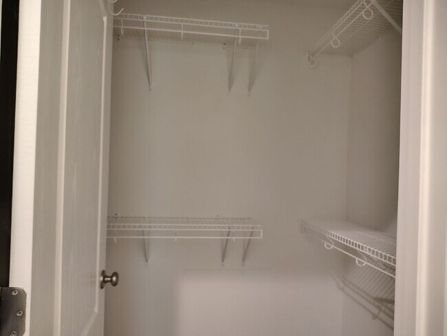 Building Photo - 1458 Catford Ct
