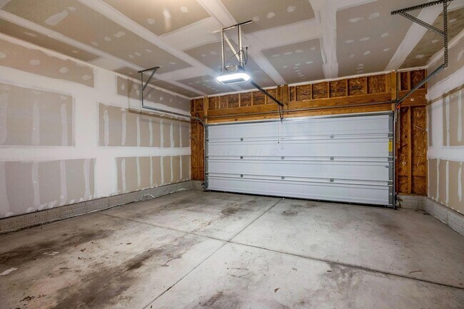 Building Photo - 1168 Edgehill Rd