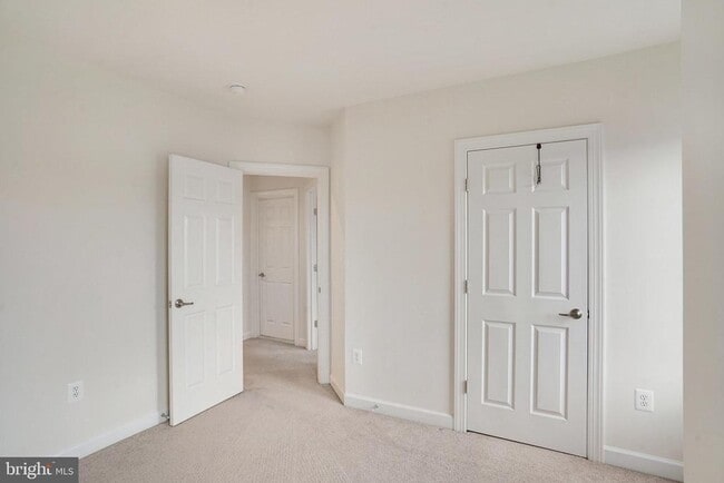 Building Photo - 24949 Bannockburn Terrace