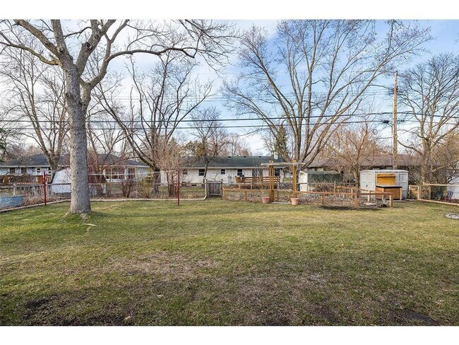 Building Photo - 6418 37th Ave N