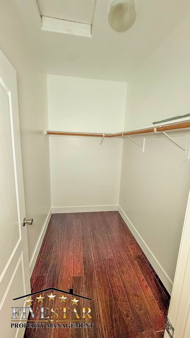 Building Photo - 1733 Pyxis St