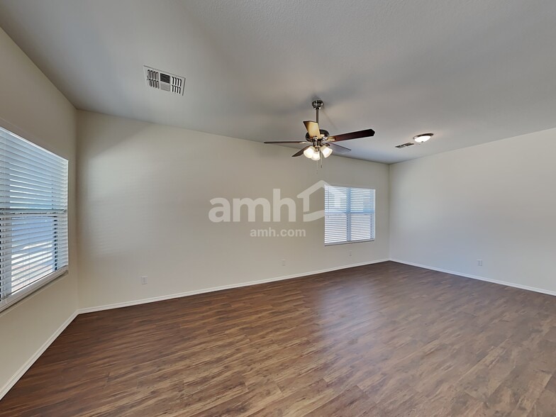 Building Photo - 388 E Atlas Cedar Pl