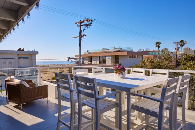 Building Photo - 14 Westwind St