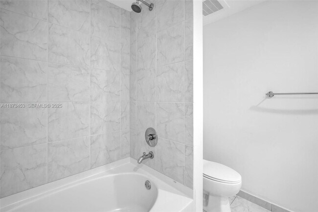 Building Photo - 951 Brickell Ave