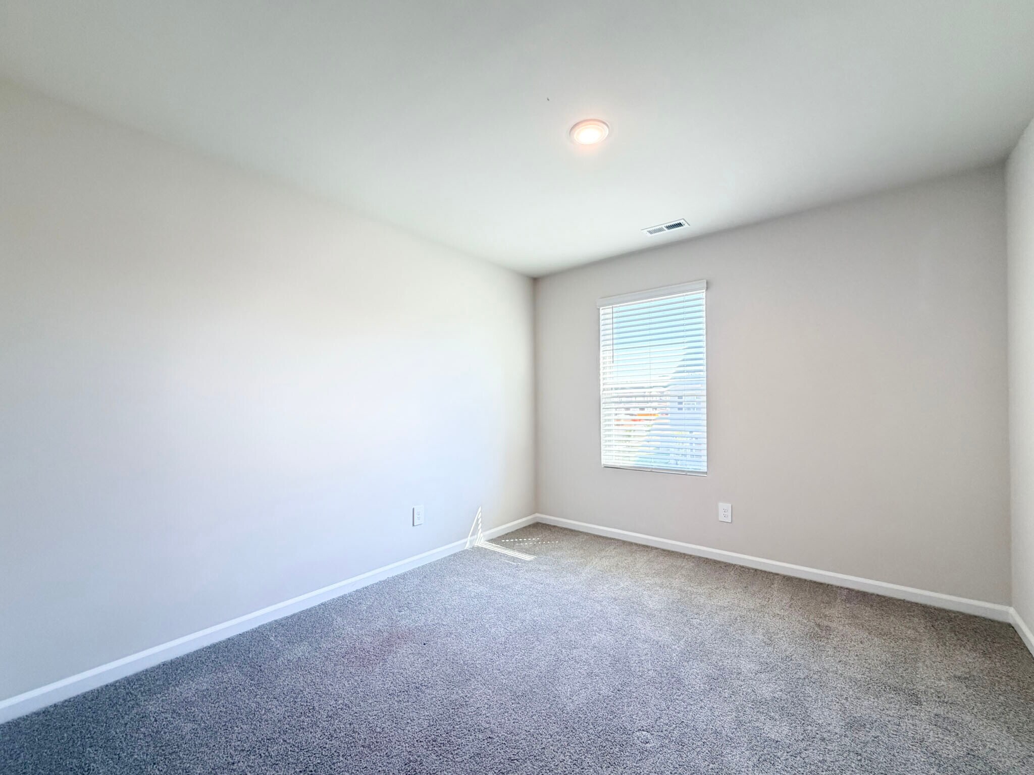 Building Photo - 645 Red River Dr