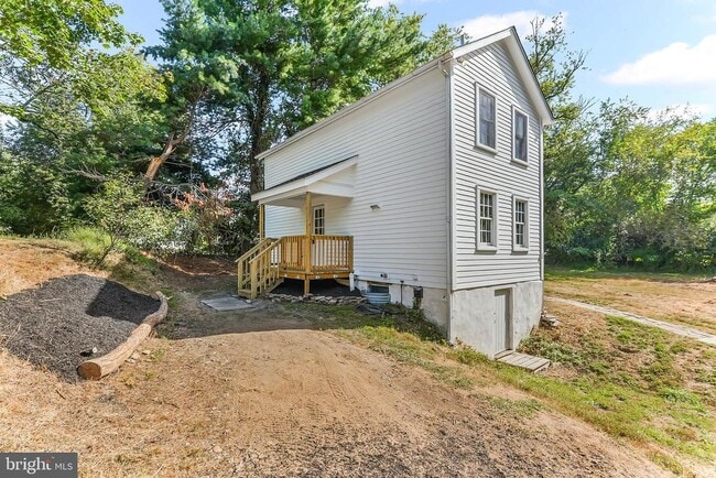 Building Photo - 179 W Street Rd