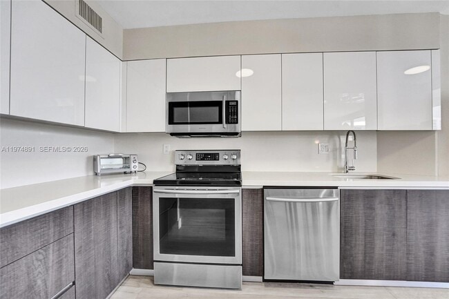 Building Photo - 19101 NE 36th Pl