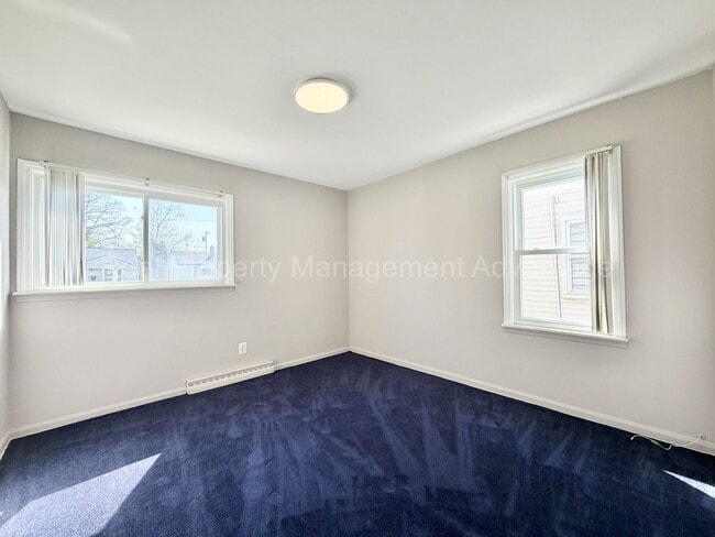 Building Photo - Meticulously Maintained 2 Bedroom Ranch with Large Backyard!