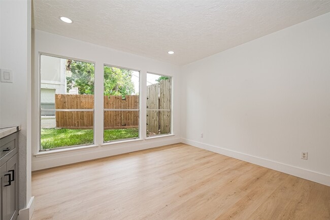 Building Photo - 1306 Briarmead Dr